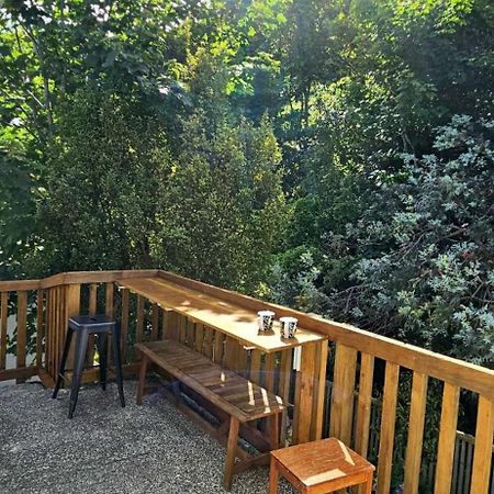 Bridge & Birds Bed & Breakfast Уелингтън Екстериор снимка