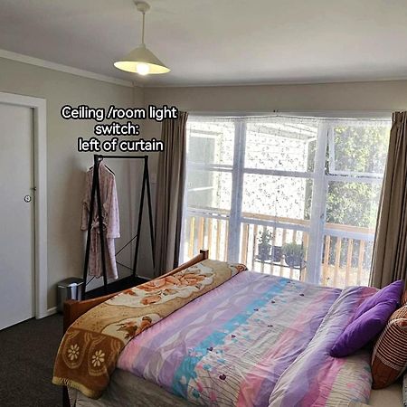 Bridge & Birds Bed & Breakfast Уелингтън Екстериор снимка
