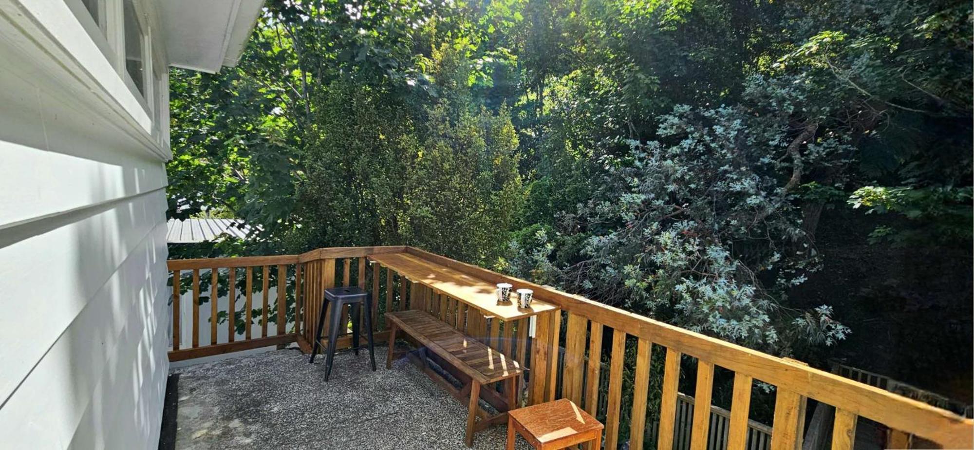 Bridge & Birds Bed & Breakfast Уелингтън Екстериор снимка